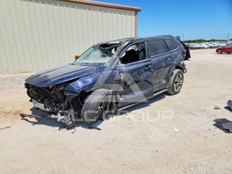 2020 Toyota Highlander photo