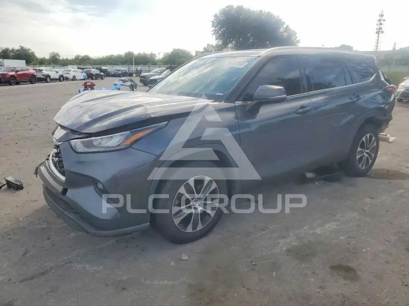 2020 Toyota Highlander photo