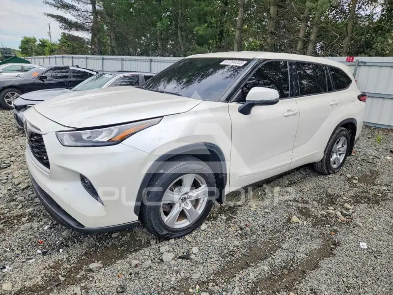 2020 Toyota Highlander photo