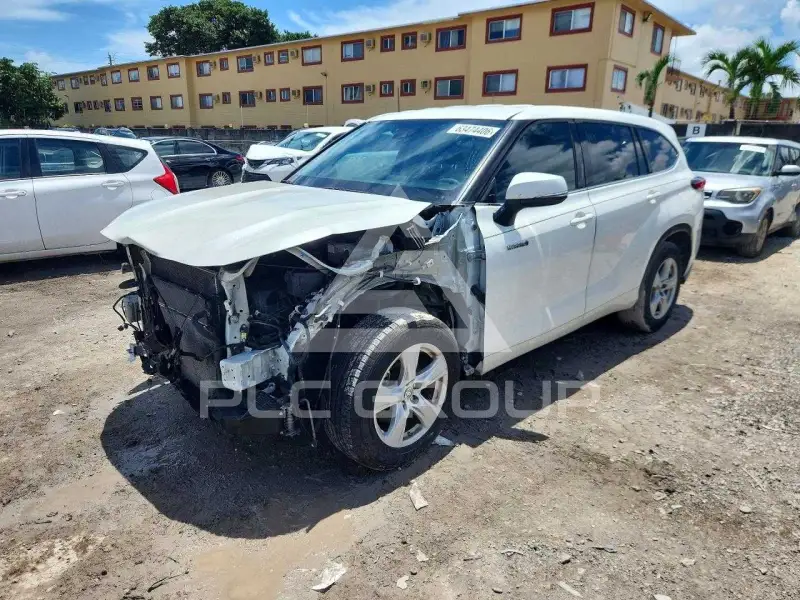 2020 Toyota Highlander photo