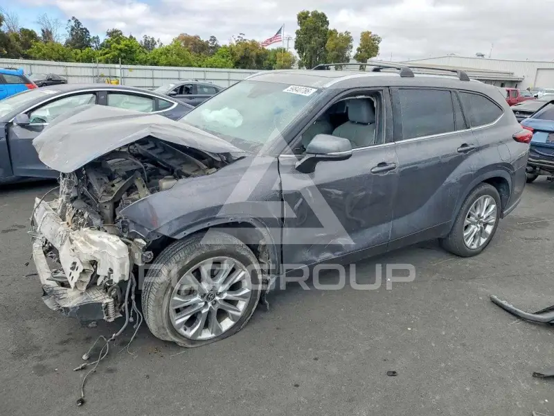 2020 Toyota Highlander photo