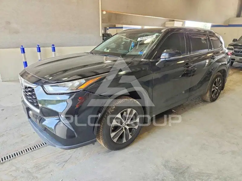 2020 Toyota Highlander photo