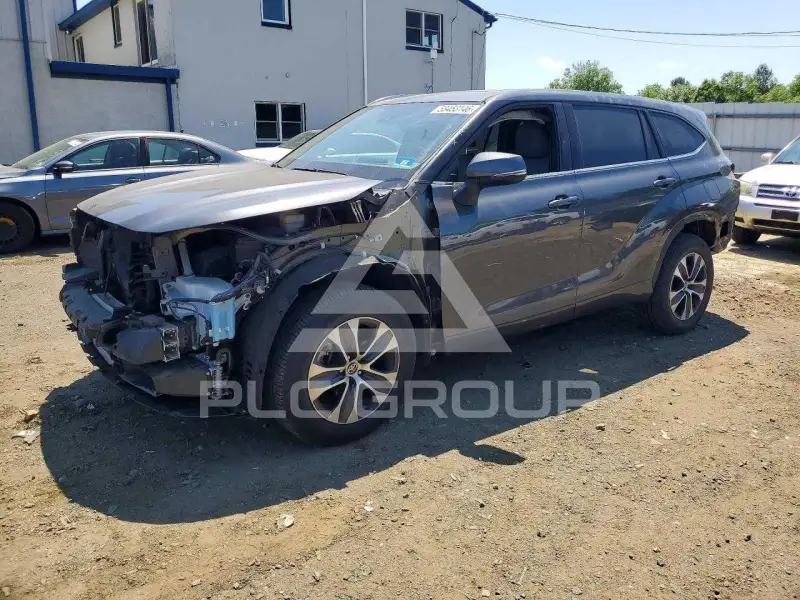 2020 Toyota Highlander photo