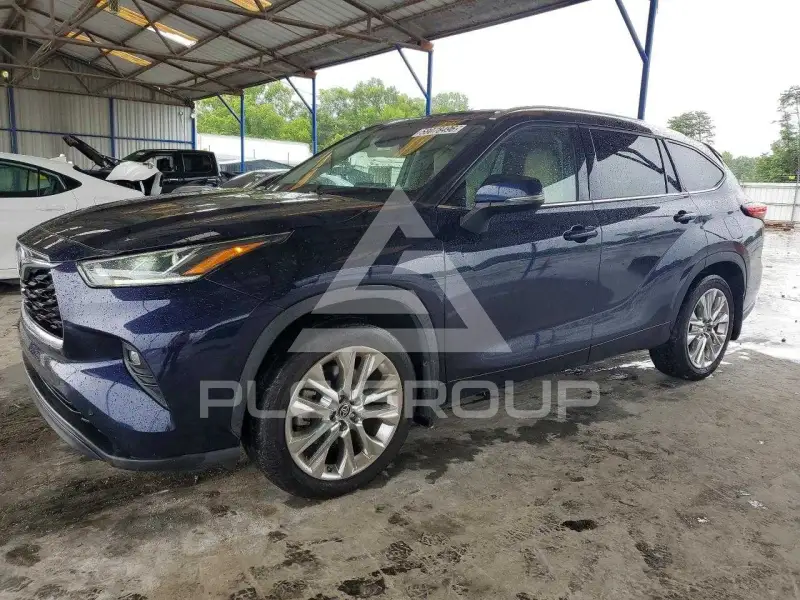 2020 Toyota Highlander photo