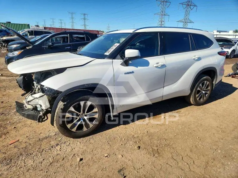 2020 Toyota Highlander photo