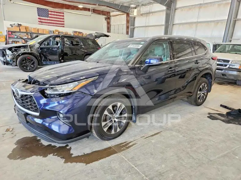 2020 Toyota Highlander photo