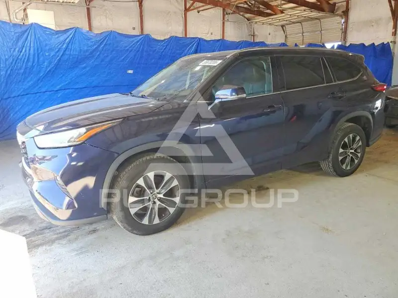 2020 Toyota Highlander photo