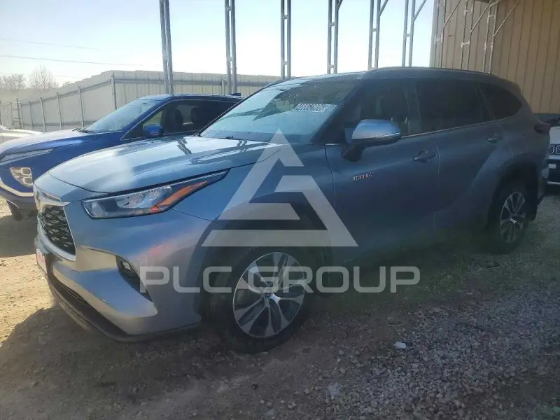 2020 Toyota Highlander photo