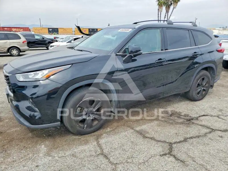 2020 Toyota Highlander photo