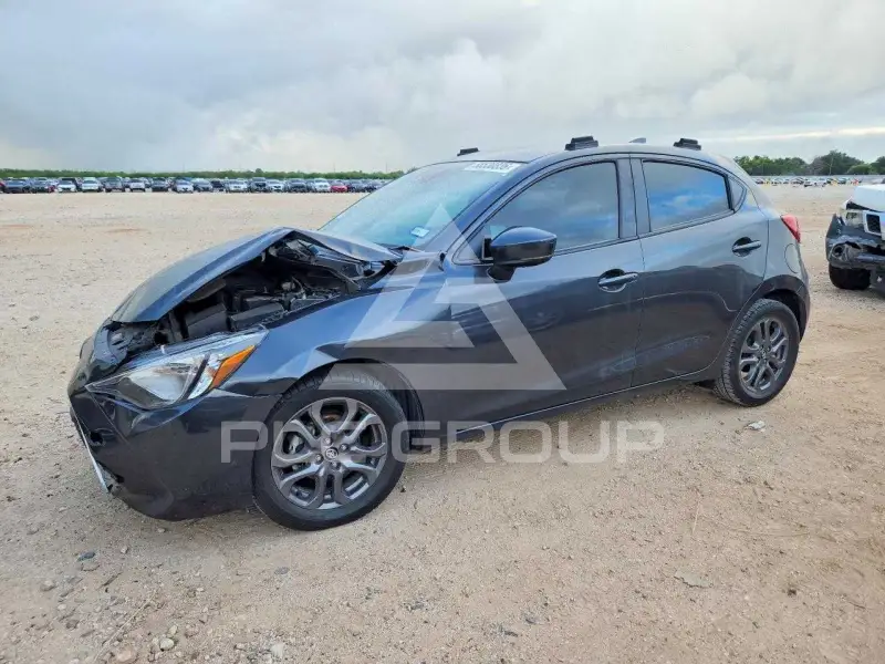 2020 Toyota YARIS фото