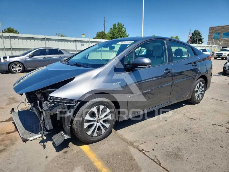 2020 Toyota PRIUS photo