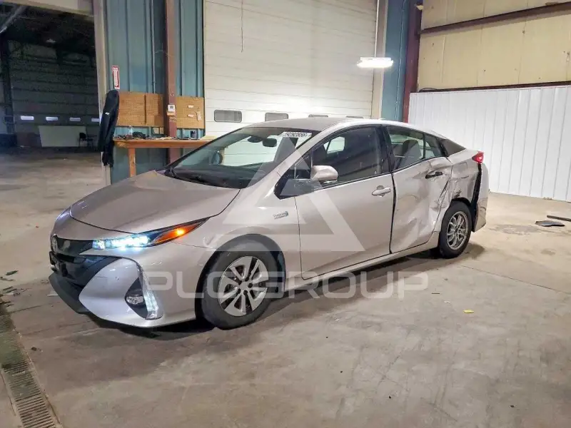 2020 Toyota PRIUS photo