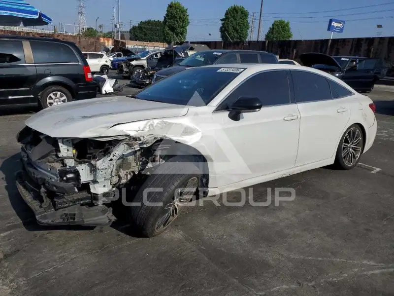 2020 Toyota AVALON фото