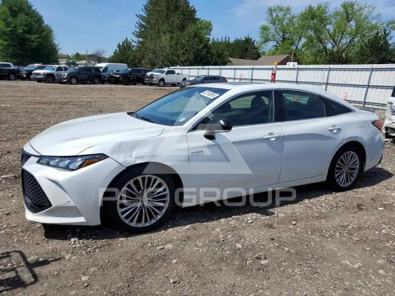 2020 Toyota AVALON photo