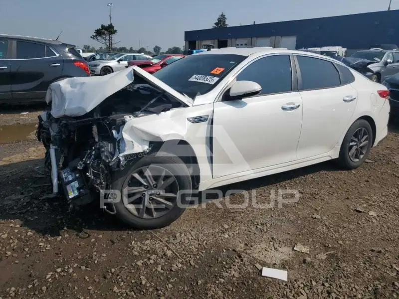 2020 KIA Optima photo