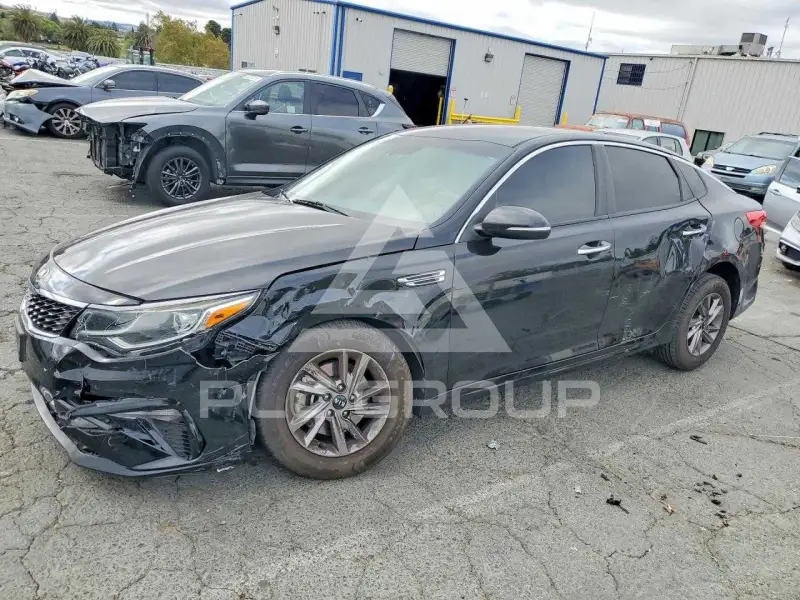 2020 KIA Optima photo