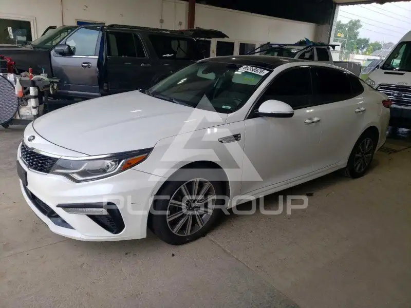 2020 KIA Optima photo