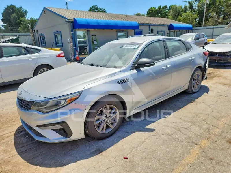 2020 KIA Optima photo