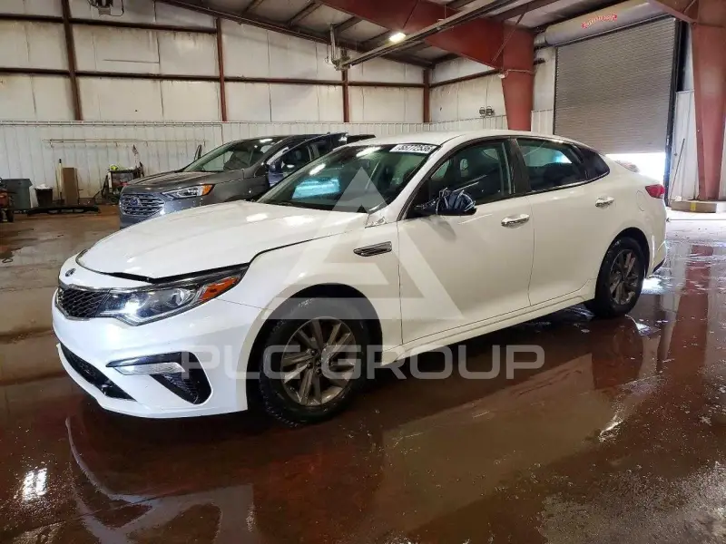 2020 KIA Optima photo