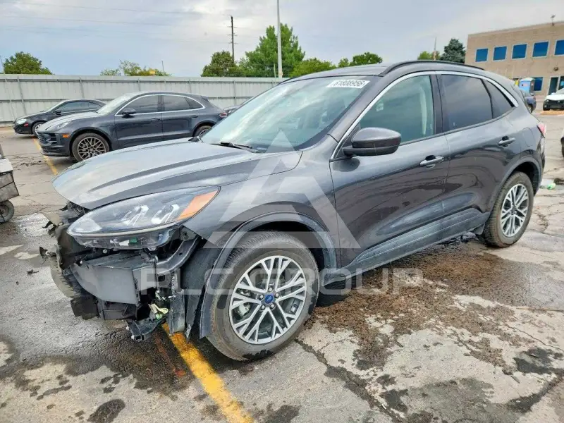 2020 Ford ESCAPE photo