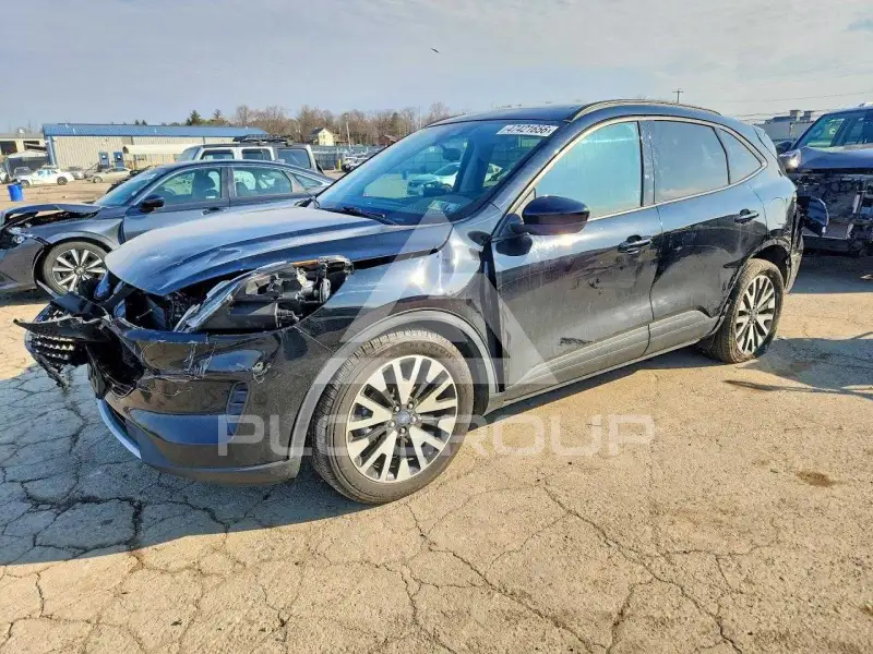 2020 Ford ESCAPE photo