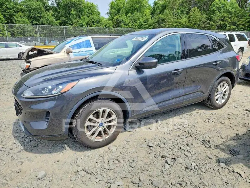 2020 Ford ESCAPE photo