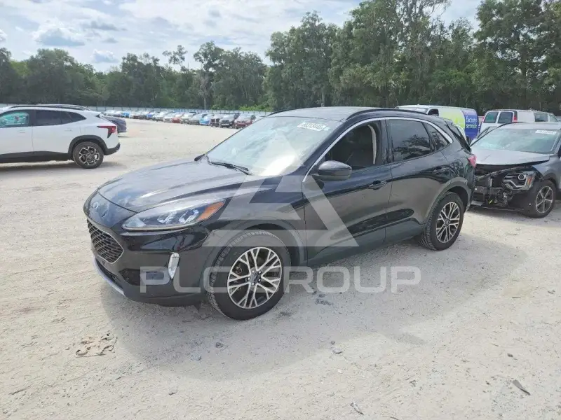 2020 Ford ESCAPE photo
