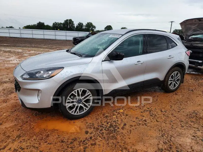 2020 Ford ESCAPE photo
