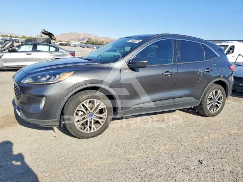 2020 Ford ESCAPE photo