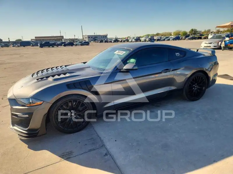 2020 Ford MUSTANG photo
