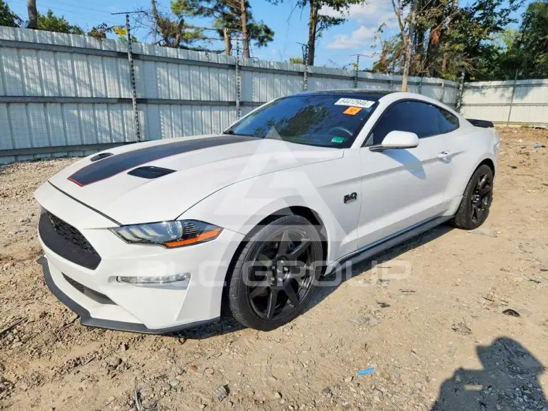 2020 Ford MUSTANG photo