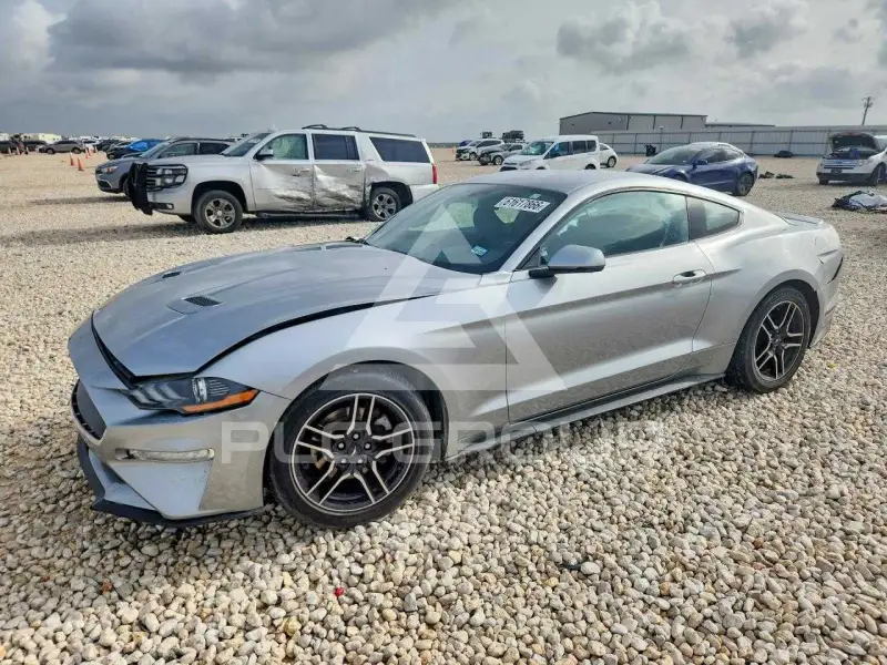 2020 Ford MUSTANG photo