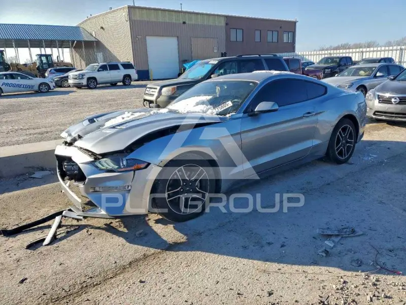 2020 Ford MUSTANG photo