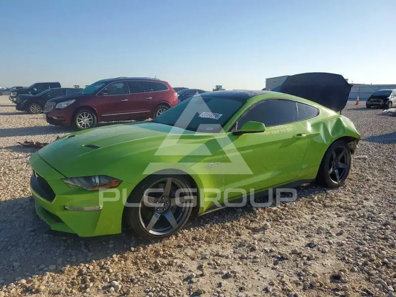 2020 Ford MUSTANG photo