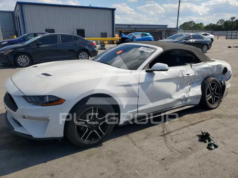 2020 Ford MUSTANG photo