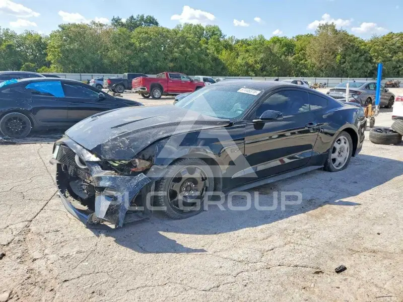 2020 Ford MUSTANG photo