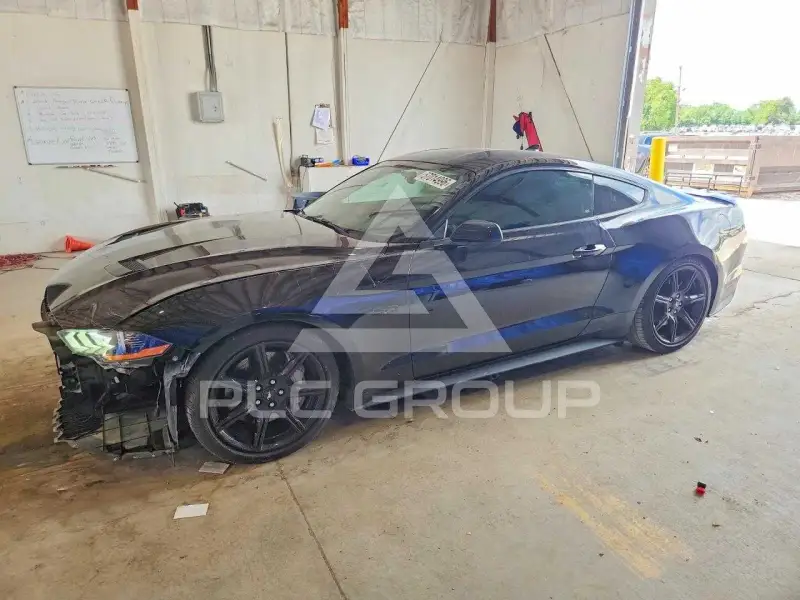 2020 Ford MUSTANG photo