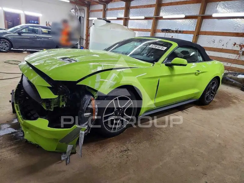 2020 Ford MUSTANG photo