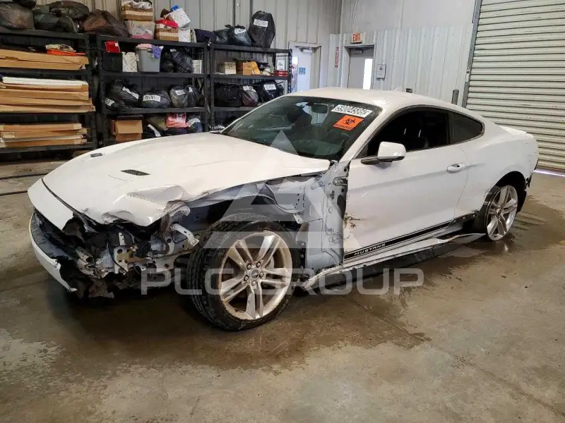 2020 Ford MUSTANG photo