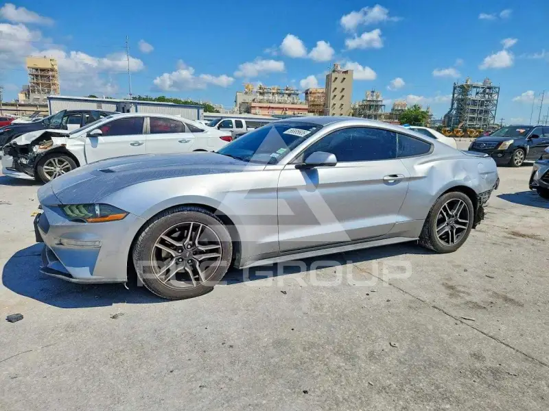 2020 Ford MUSTANG photo
