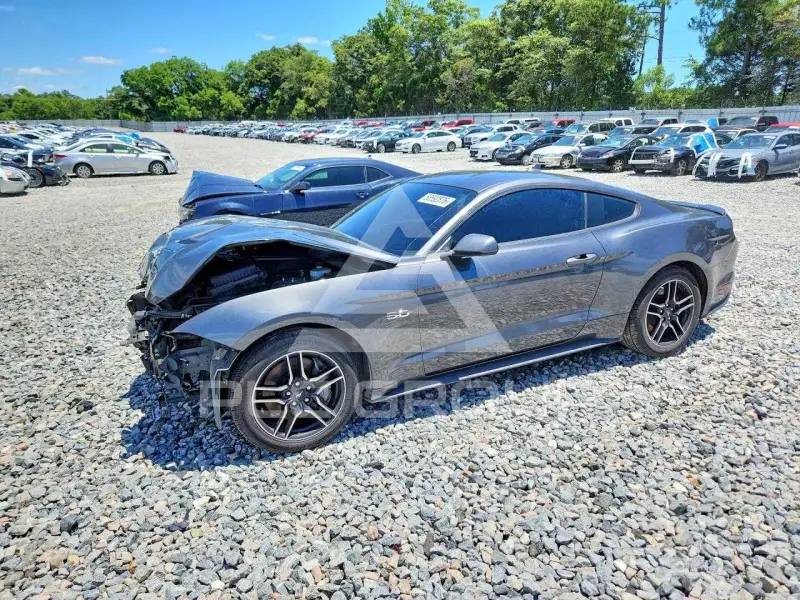2020 Ford MUSTANG photo