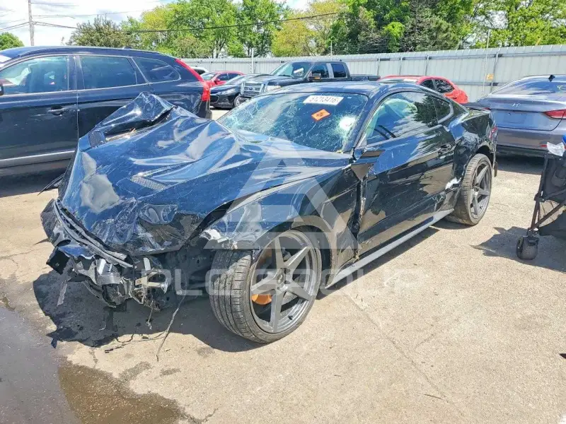2020 Ford MUSTANG photo