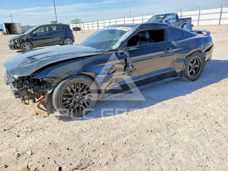 2020 Ford MUSTANG photo