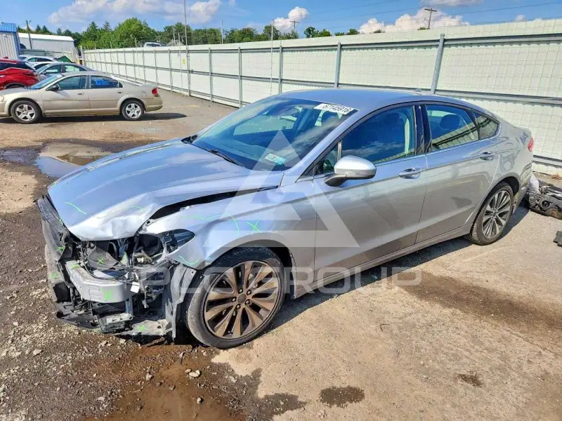 2020 Ford FUSION фото