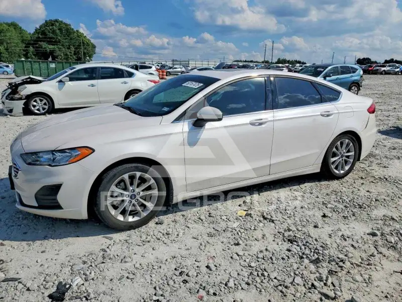 2020 Ford FUSION photo