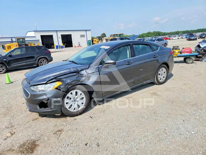2020 Ford FUSION photo
