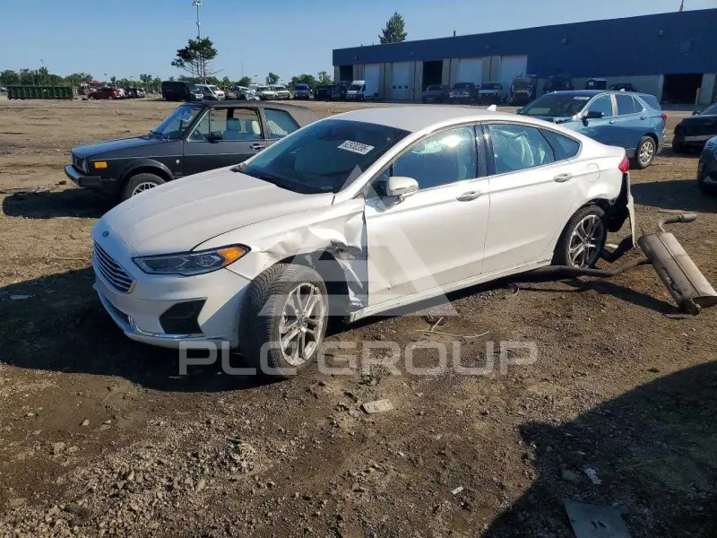 2020 Ford FUSION photo