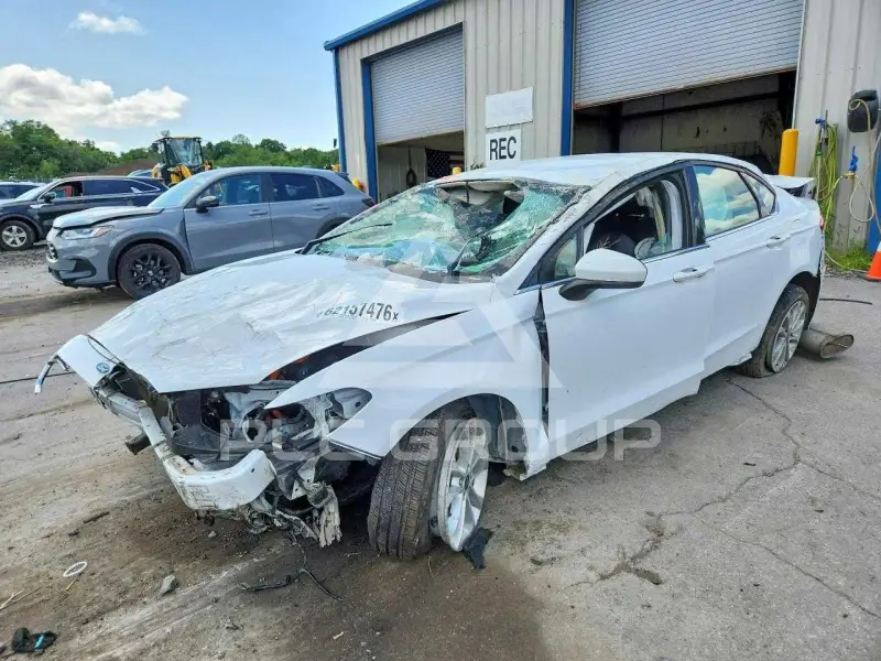 2020 Ford FUSION фото