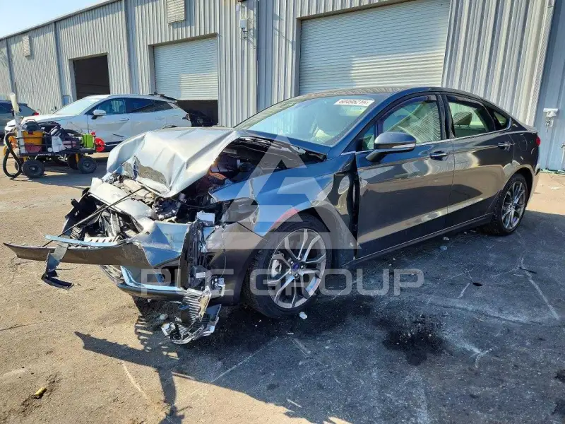 2020 Ford FUSION photo