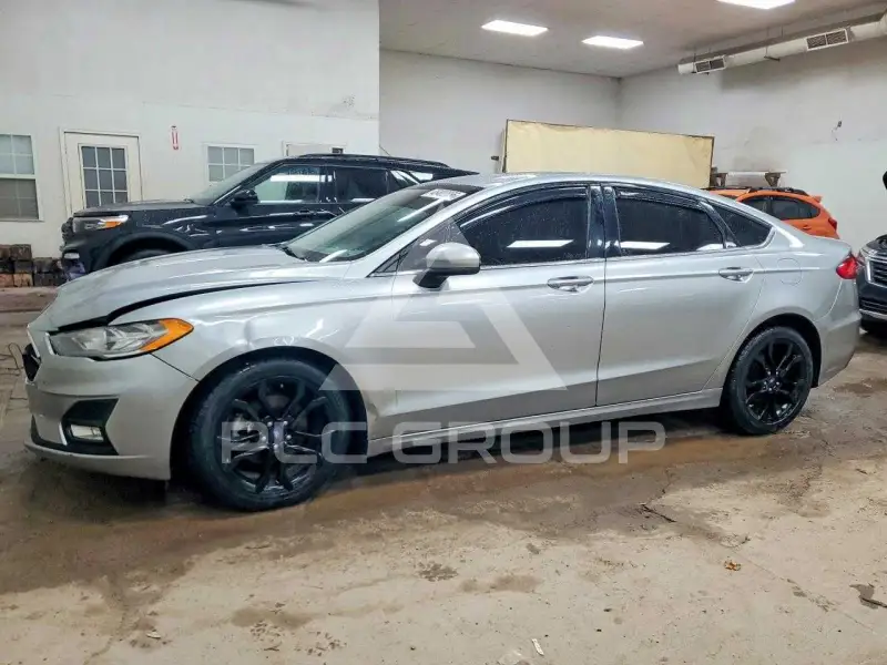2020 Ford FUSION фото